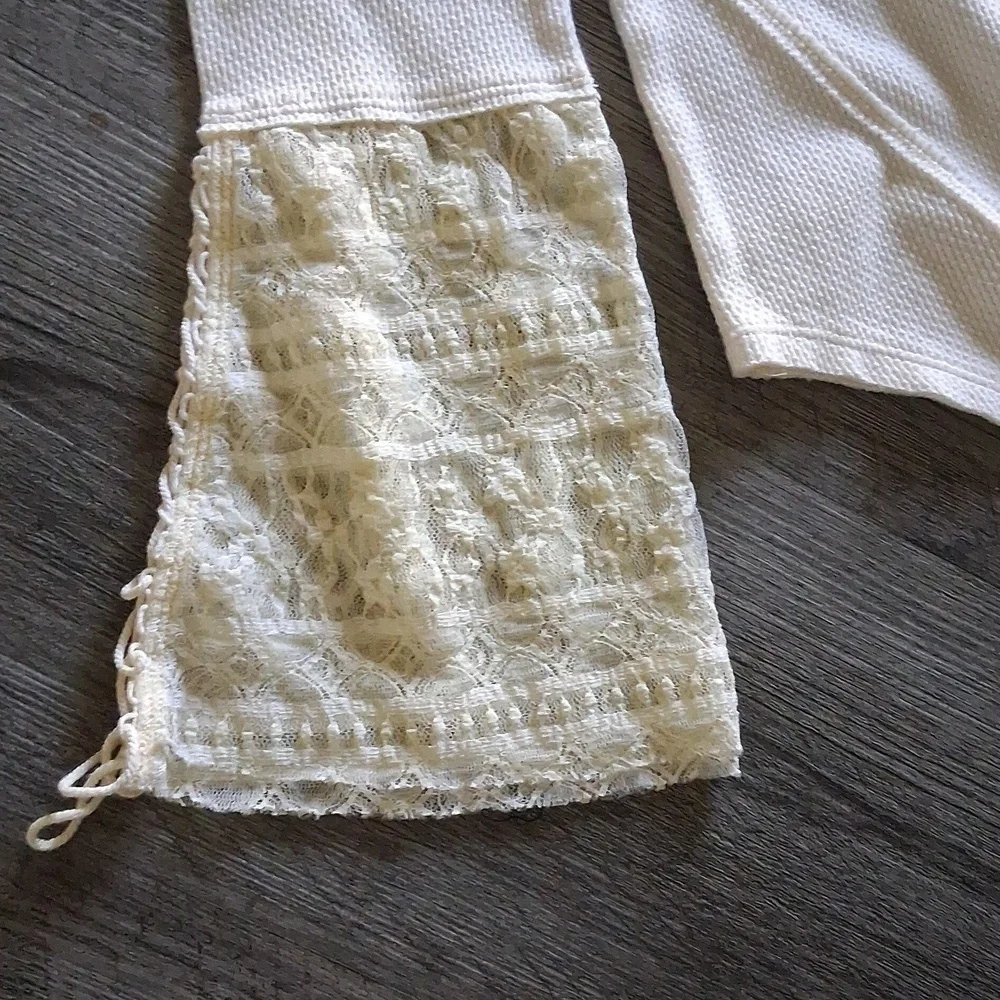 Free People Juliet Thermal Lace Cuff Top in Ivory Size Large